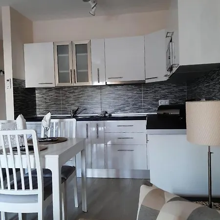 別荘 Casa Anna. Pool And Next To The