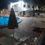 Casa Anna. Pool And Next To The Σπίτι διακοπών *