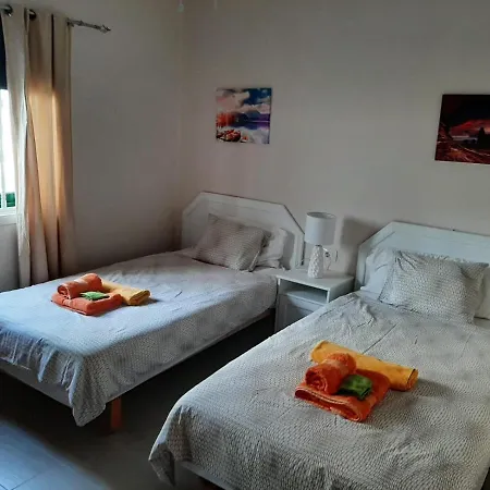 Casa Anna. Pool And Next To The Nyaraló