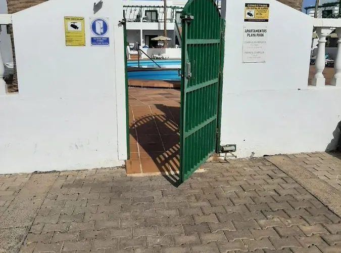 Casa Anna. Pool And Next To The Puerto del Carmen