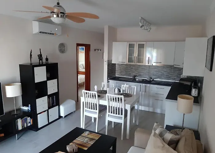 Casa Anna. Pool And Next To The Prázdninový dům *