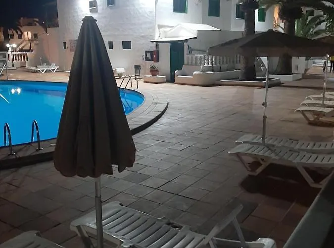 Casa Anna. Pool And Next To The Dom wakacyjny *